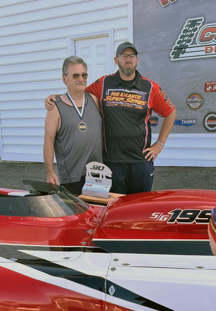 RACERS PIG OUT AT UNCLE BUCK - Drag Racing Action Online